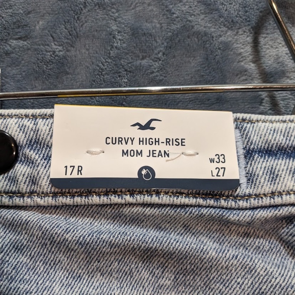 Hollister Curvy High Rise Mom Jeans Light Wash Distressed 17R W33 L27 Denim NWT - Picture 10 of 10